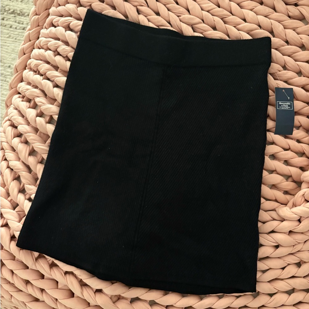 NWT new Abercrombie black sweater mini skirt